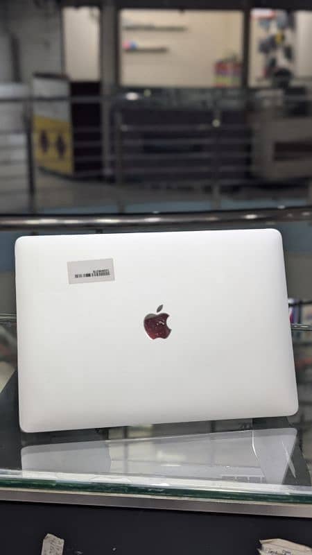 Apple MacBook Pro 2018 Model A1989 16GB Ram 1TB SSD 1