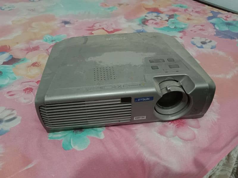 Projector 65" screening , used for academy and entertainment 0