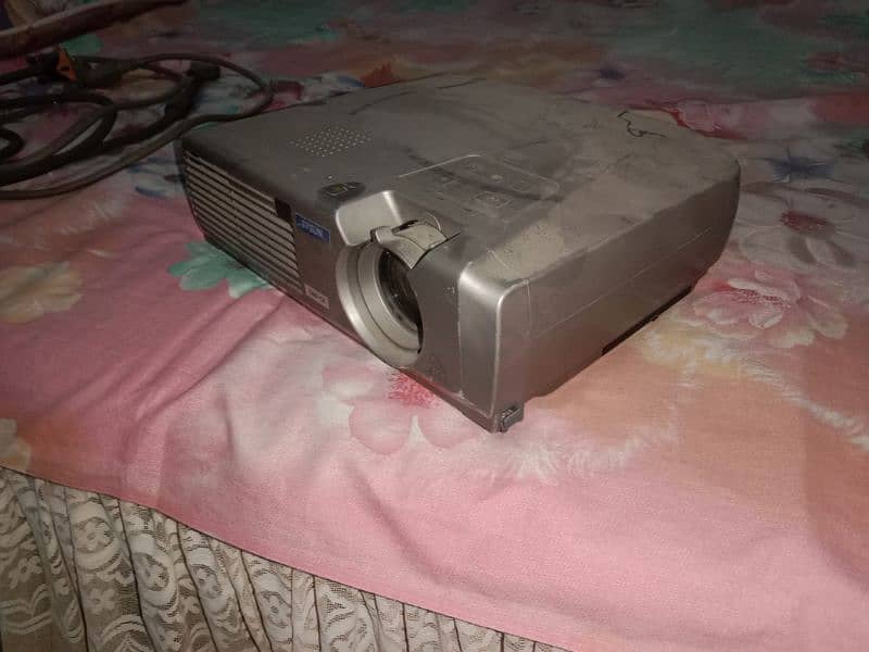 Projector 65" screening , used for academy and entertainment 3