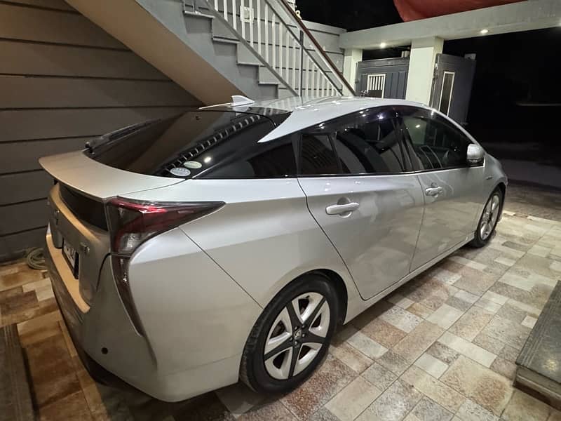 Toyota Prius A 2017 4