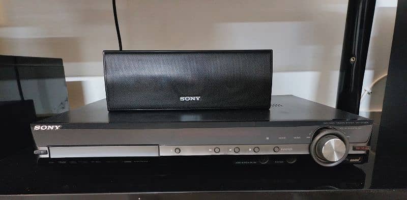 SONY HOME THEATRE 1