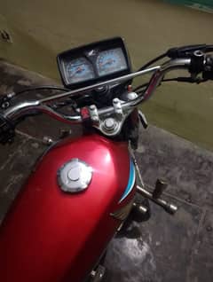 Honda 125. . . .