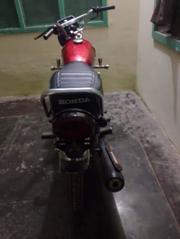 Honda 125. . . . 6