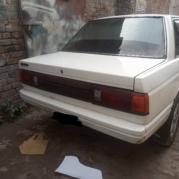 Nissan Sunny 1986 12