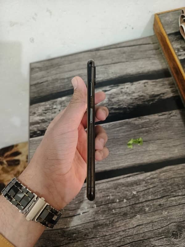 iPhone xs max 64 GB Non pta geniune condition 2