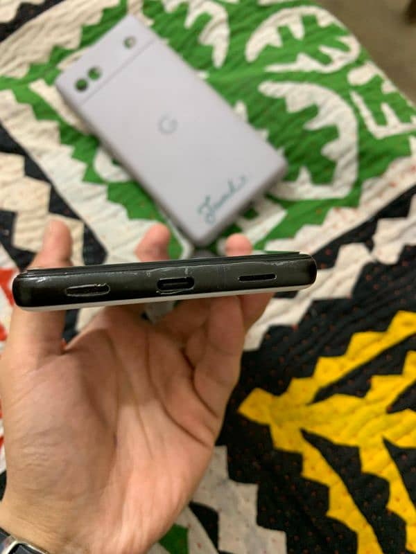 google pixel 6a 10/10 condition 2