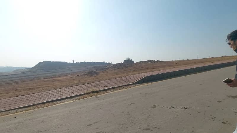 1 Kanal Boulevard Category Possessionable Plot | Bahria Orchard | Bahria Town Phase 8 3