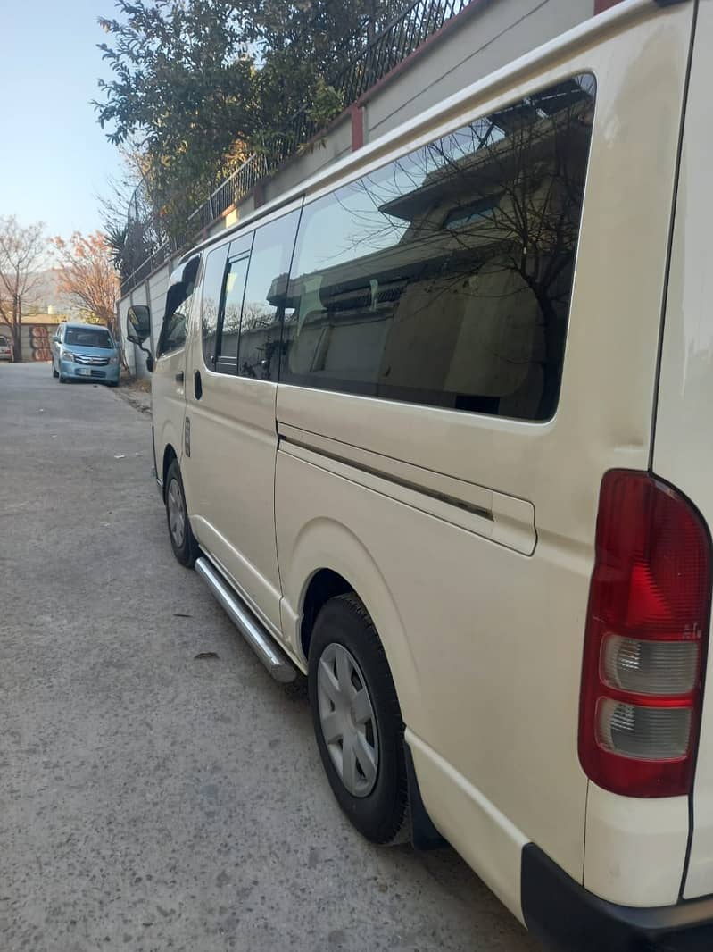 Toyota Hiace Standard 3.0 2013 Model 2