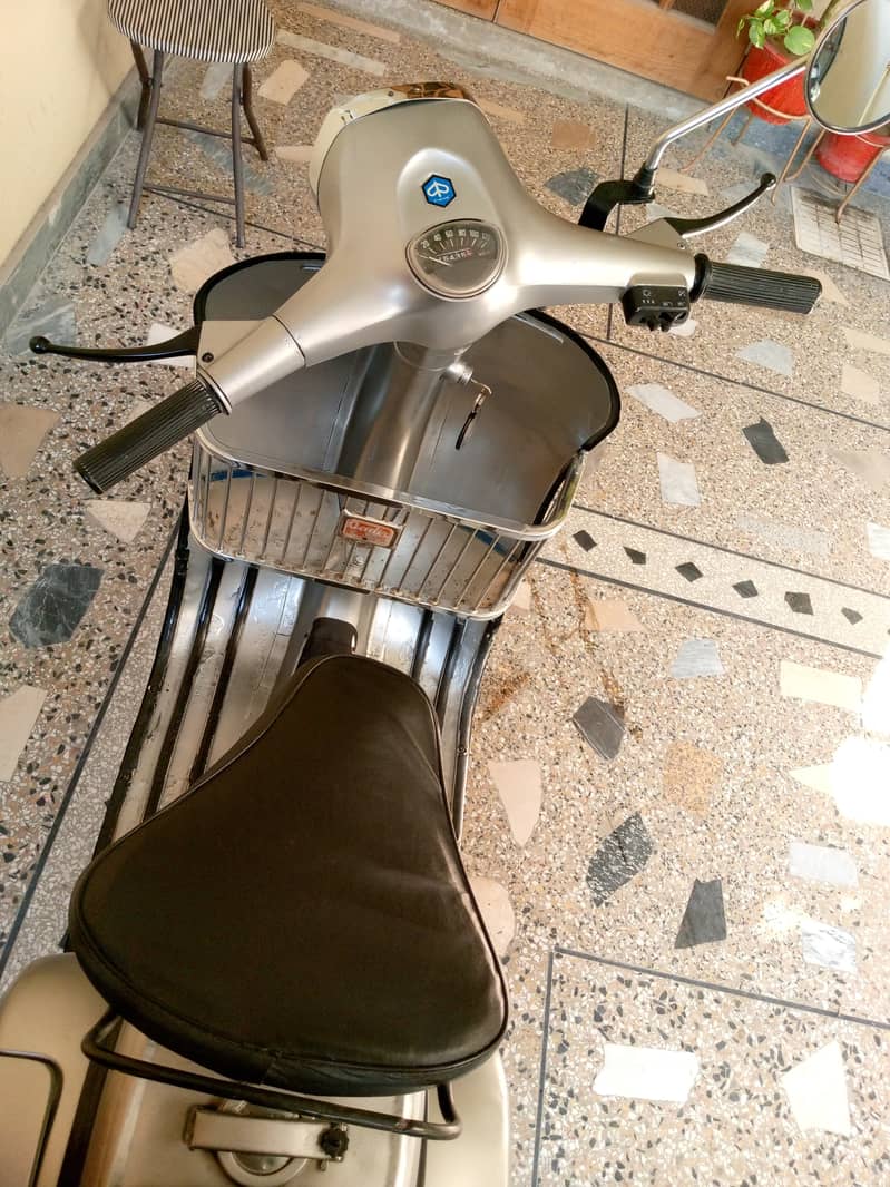 Vespa super scooter for sale in Rawalpindi/Scotty phone 03455294499. 1