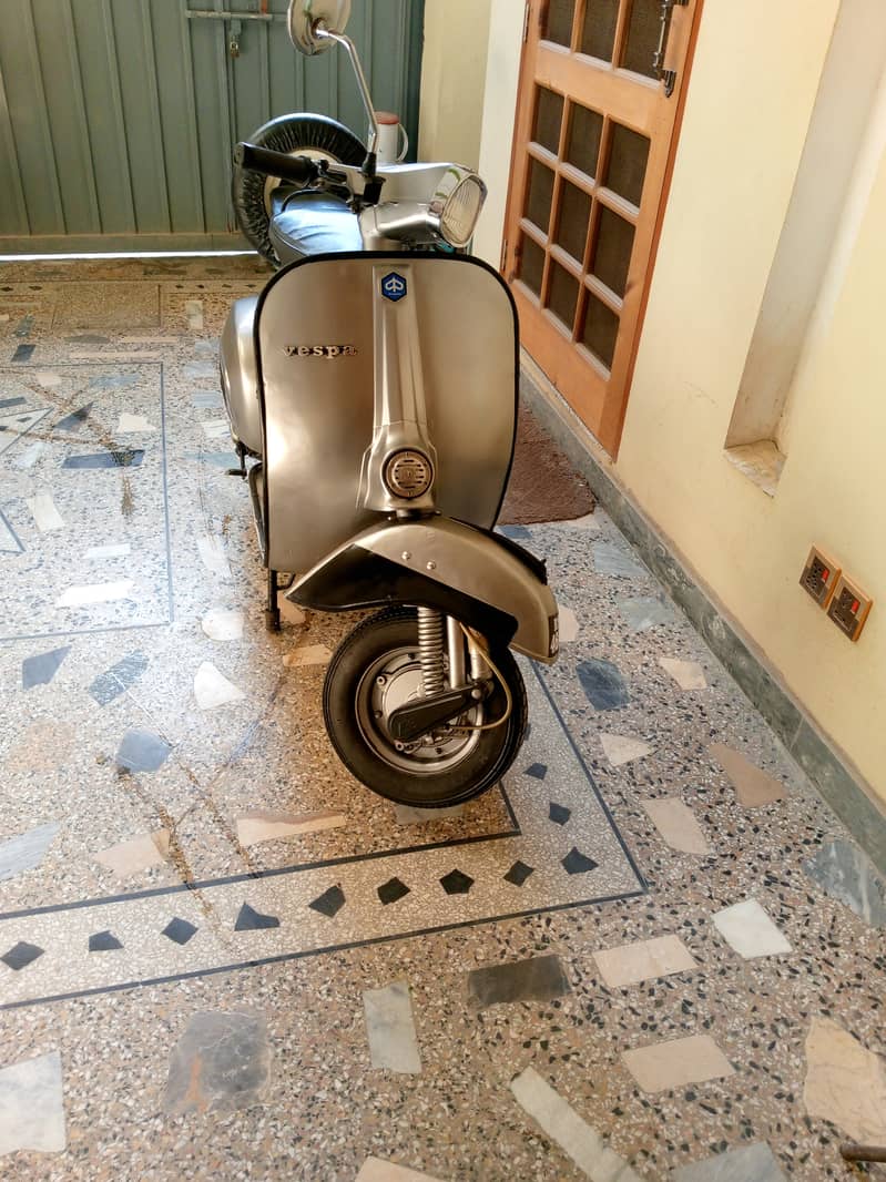 Vespa super scooter for sale in Rawalpindi/Scotty phone 03455294499. 2