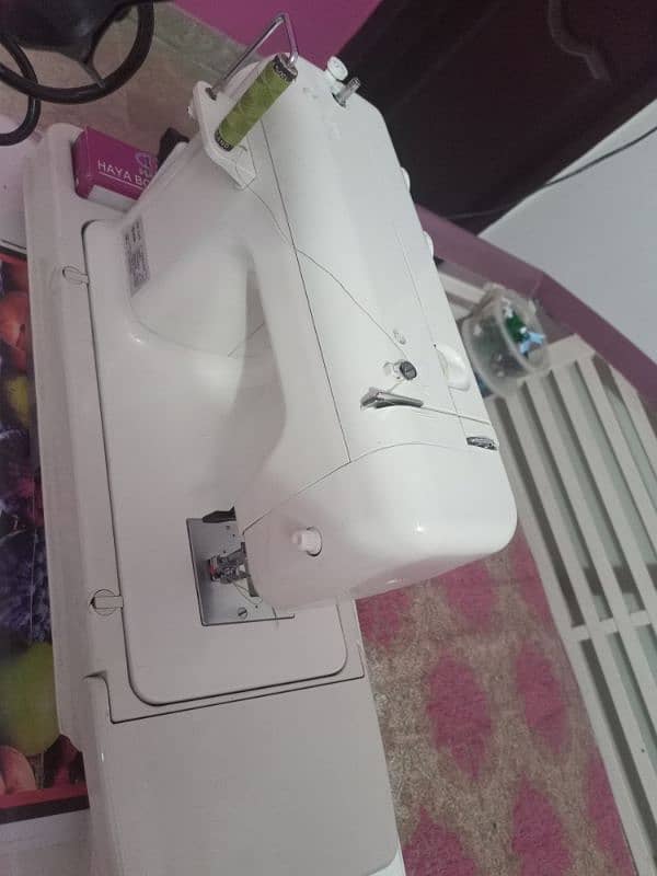 Sewing machine (Janome 760) 2