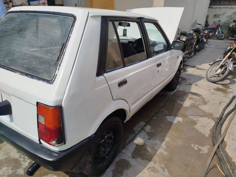 Daihatsu Charade 1983 9