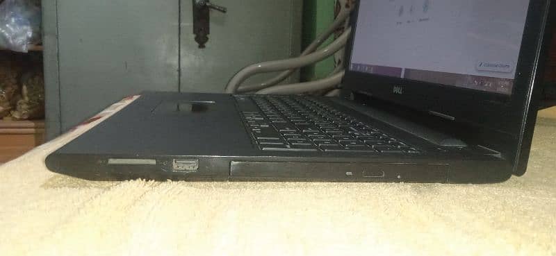 Dell Laptop i3 4th Generation | 4 Gb Ram , 320 Gb Hdd 3