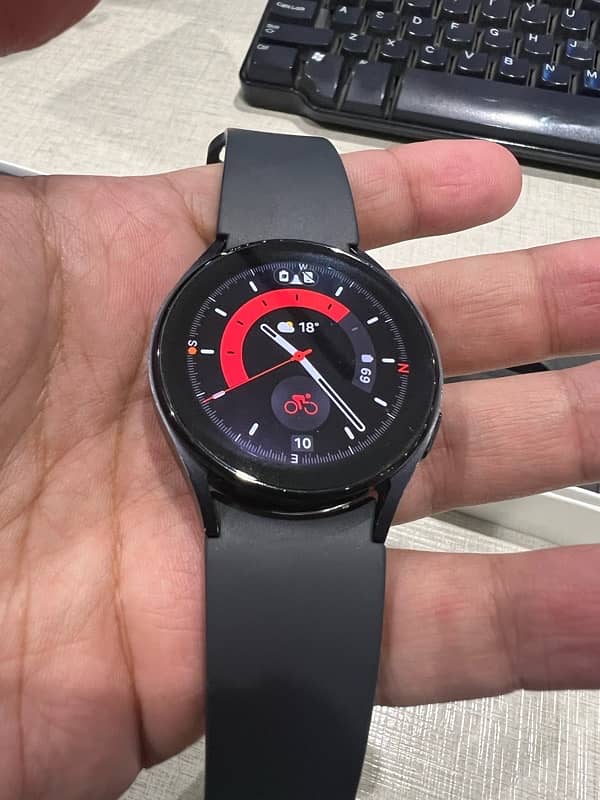 Samsung Watch 5 40mm graphite Color 5