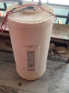 PUMA electric geyser