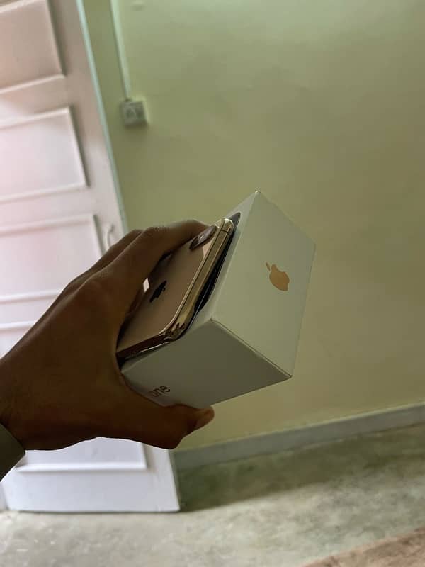 iPhone Xs Max  (256). GB PTA Approved 2