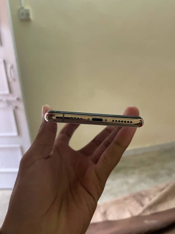 iPhone Xs Max  (256). GB PTA Approved 6