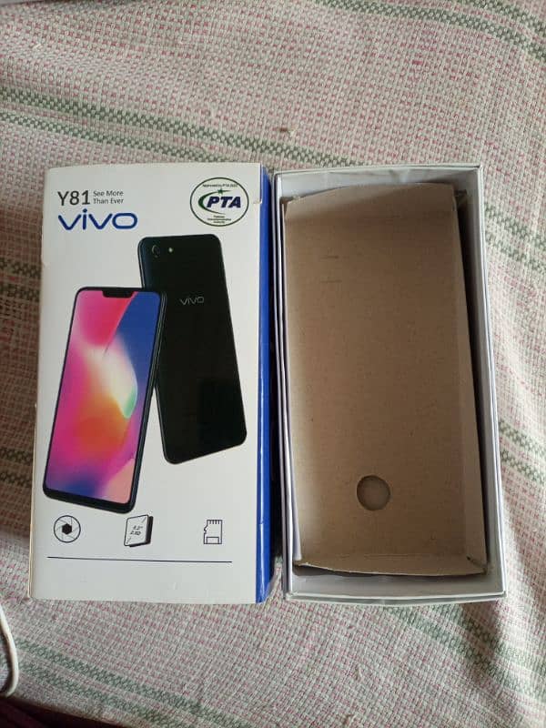 Vivo Y81 6 / 128 9