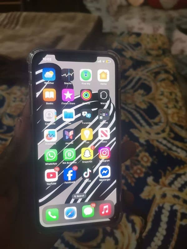 iphone xsMax 256 Gb pta offacial aproovd 4