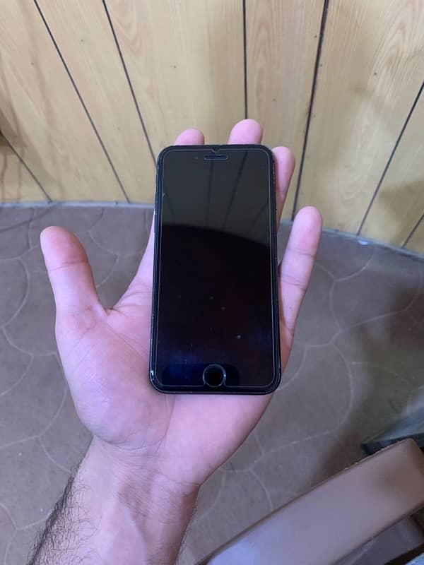 iPhone 8 (PTA) 1