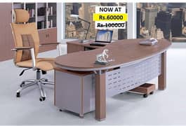 Elegent and Stylish Office Tables.