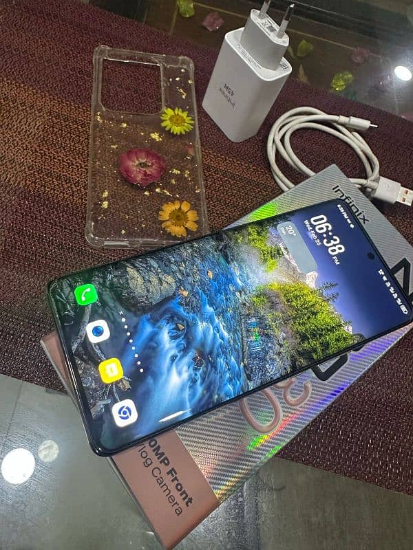 Infinix Zero 30 with a box with all accessories leather green 16/256Gb 2