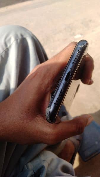 Iphone 11 condition 10 by 10 2