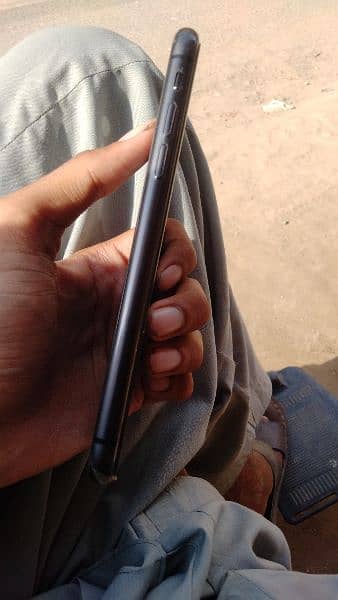 Iphone 11 condition 10 by 10 4