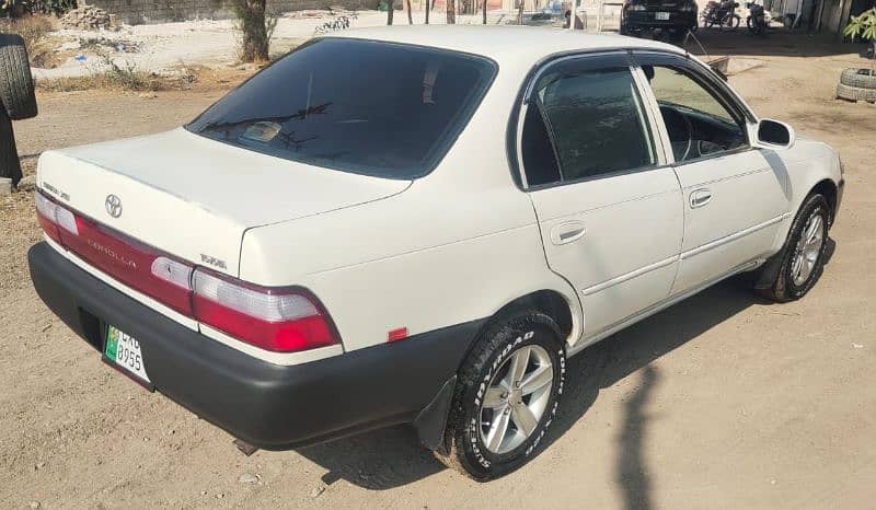 Toyota Corolla XE 2000 2