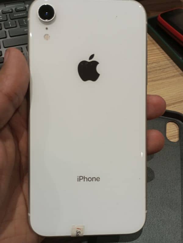 Iphone XR 128 GB white color 1