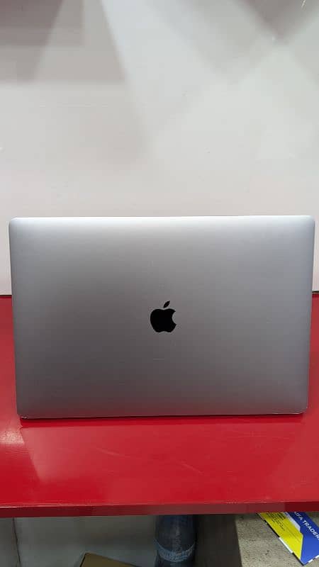 Apple MacBook Pro 2018 Core i7 Quad Core Processor 16GB Ram 500GB SSD 4