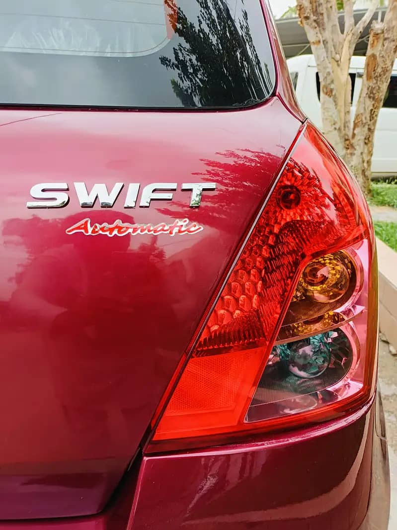 Suzuki Swift Model 2015(Automatic) 10