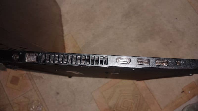 Dell latitude E3570 i3 6th 8Gb Ram 128Gb ssd 3