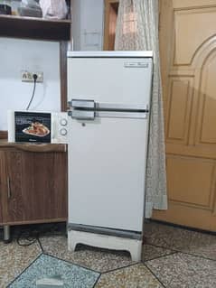 refrigerator,colour used