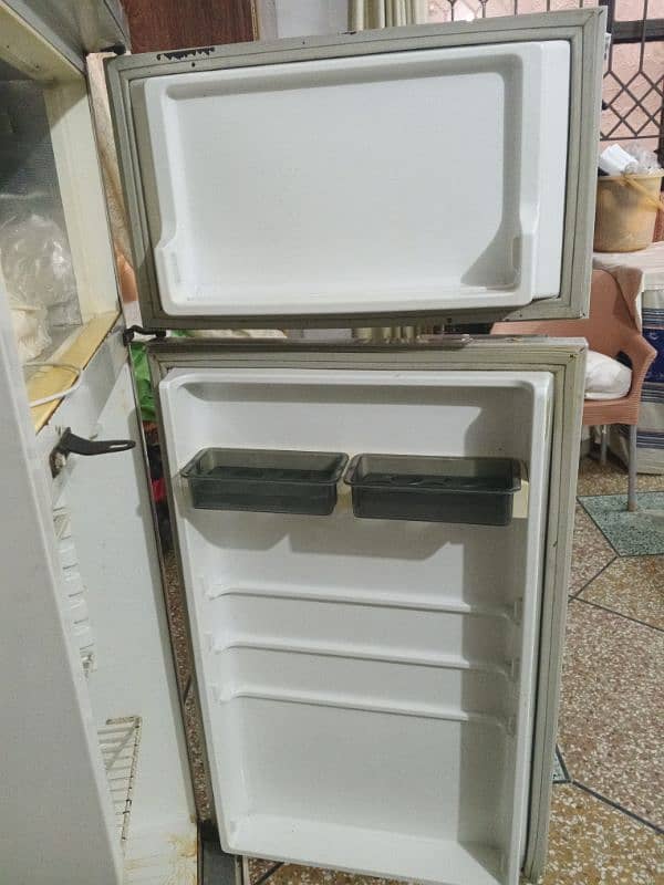 refrigerator,colour used 1