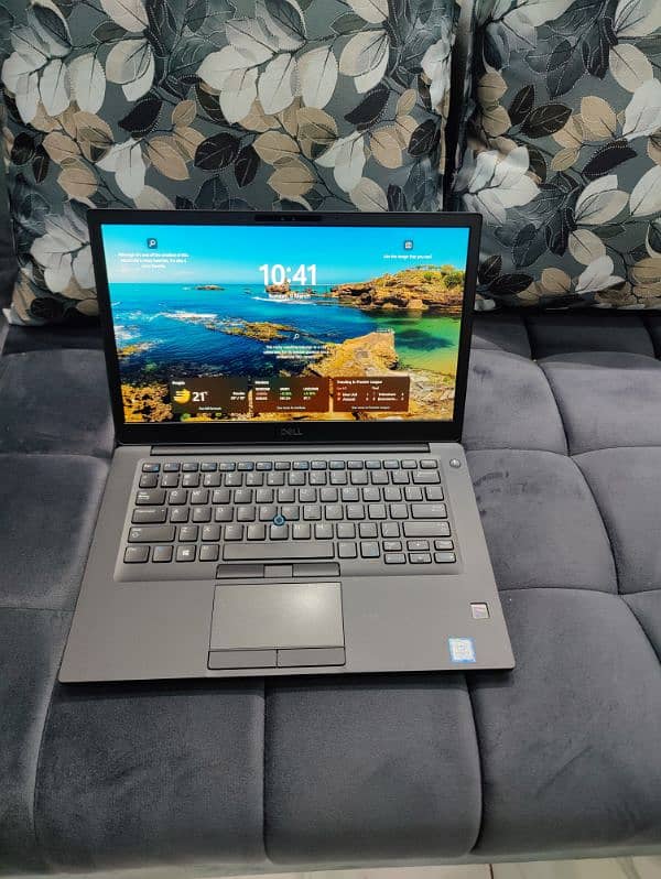 Dell Latitude 7490 i5 8th Generation 8gb Ram 256gb SSD 14" IPS FHD Dis 4