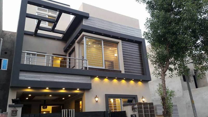 A BEAUTIFUL 5 MARLA HOUSE FOR SALE IN UMER BLOCK SECTOR B BAHRIA TOWN LAHORE 0