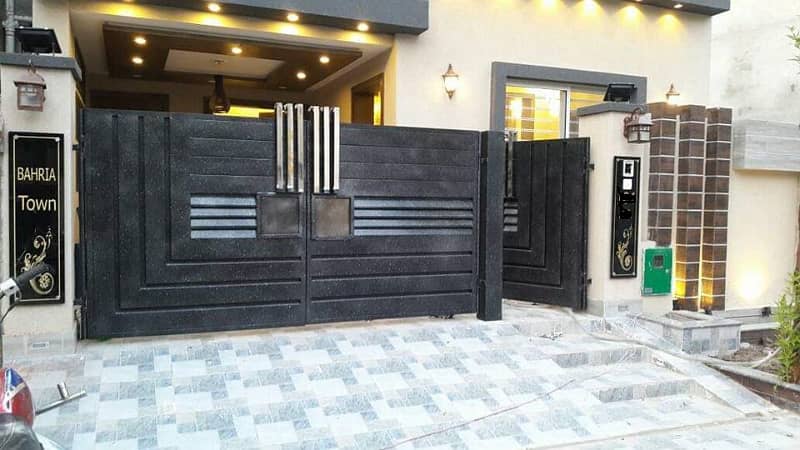 A BEAUTIFUL 5 MARLA HOUSE FOR SALE IN UMER BLOCK SECTOR B BAHRIA TOWN LAHORE 1