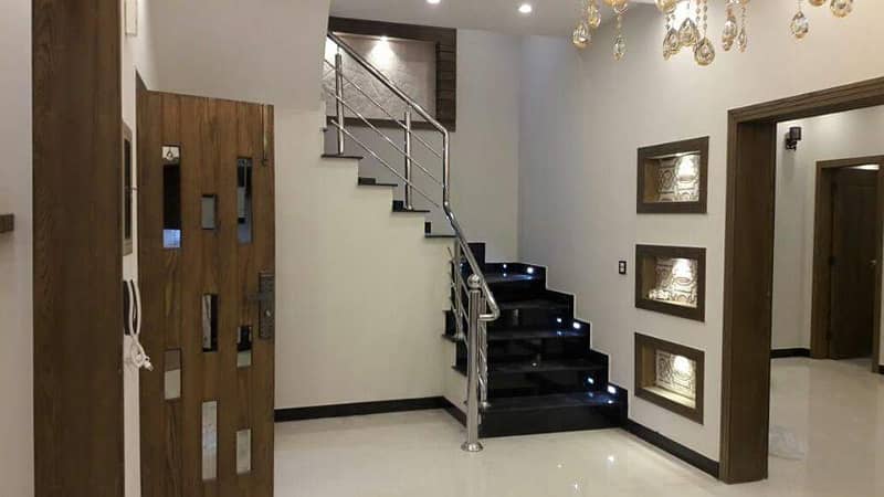 A BEAUTIFUL 5 MARLA HOUSE FOR SALE IN UMER BLOCK SECTOR B BAHRIA TOWN LAHORE 7