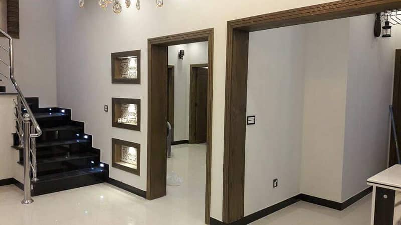 A BEAUTIFUL 5 MARLA HOUSE FOR SALE IN UMER BLOCK SECTOR B BAHRIA TOWN LAHORE 10