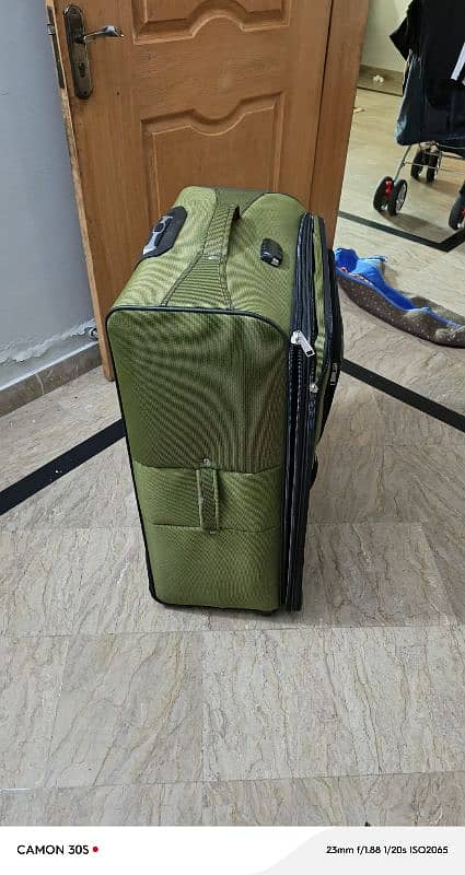 New travel luggage bags never used 10/10 condition 2