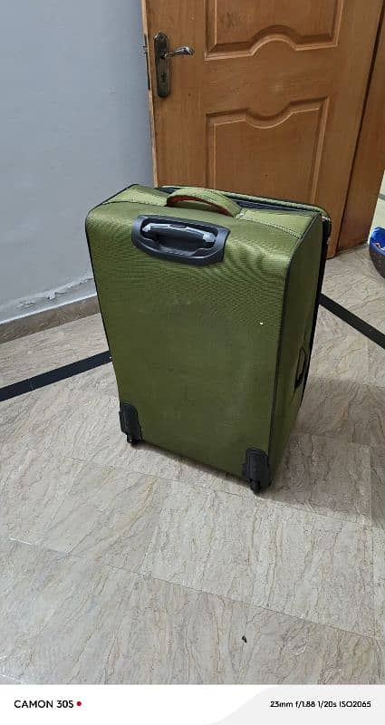 New travel luggage bags never used 10/10 condition 3