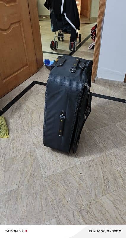 New travel luggage bags never used 10/10 condition 4