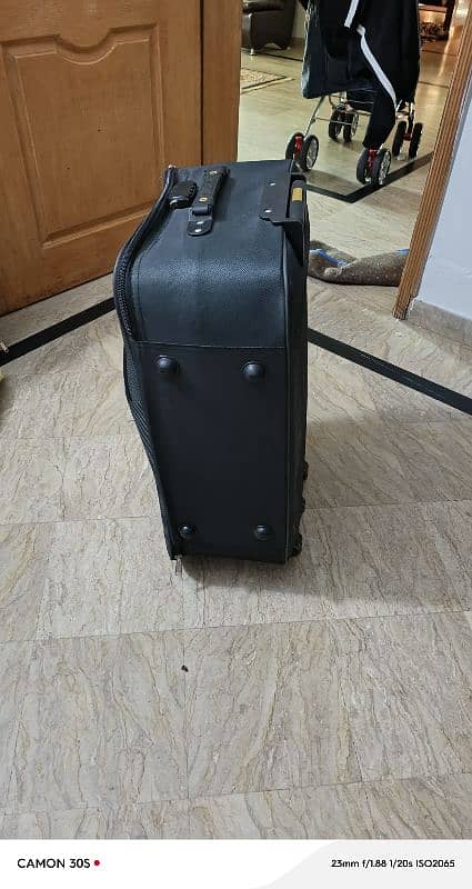 New travel luggage bags never used 10/10 condition 6