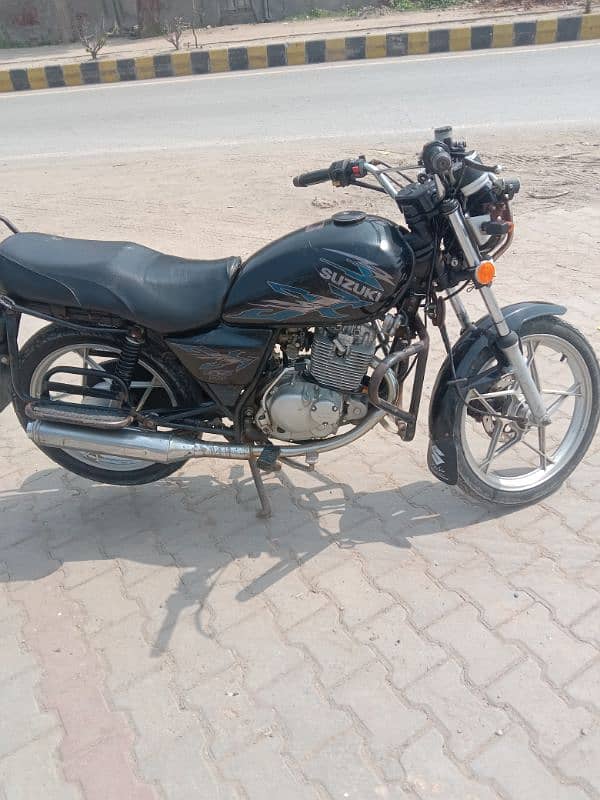 Suzuki GS 150 1