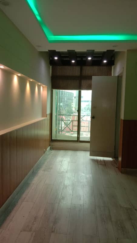 Premium 1000 Sqfeet Office Space for Rent in F-11, Markaz Sector 6