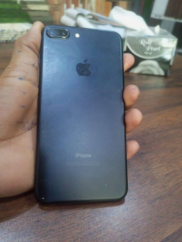 Apple I phone 7 Plus 1