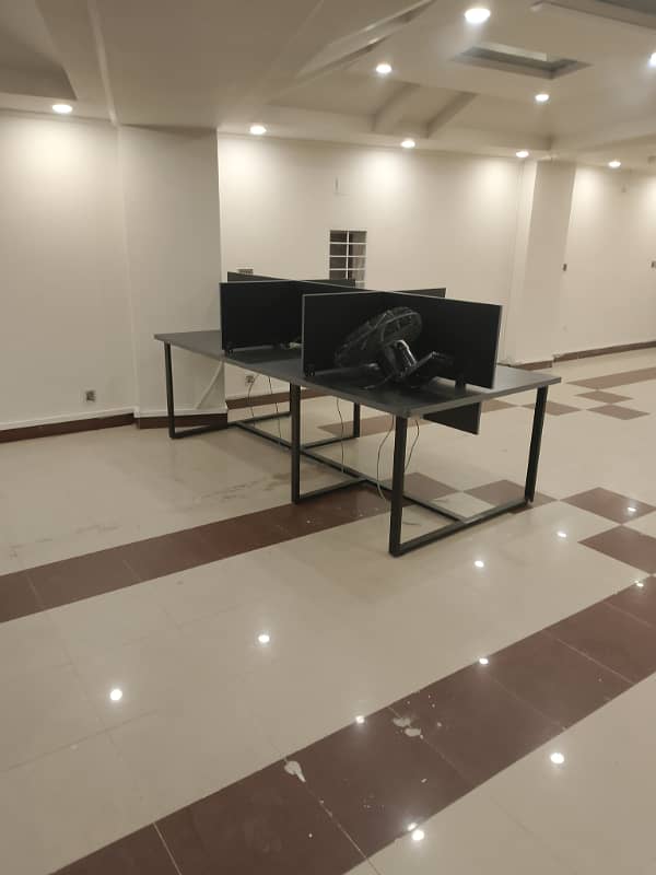 800sqft hall available in Johar town 2