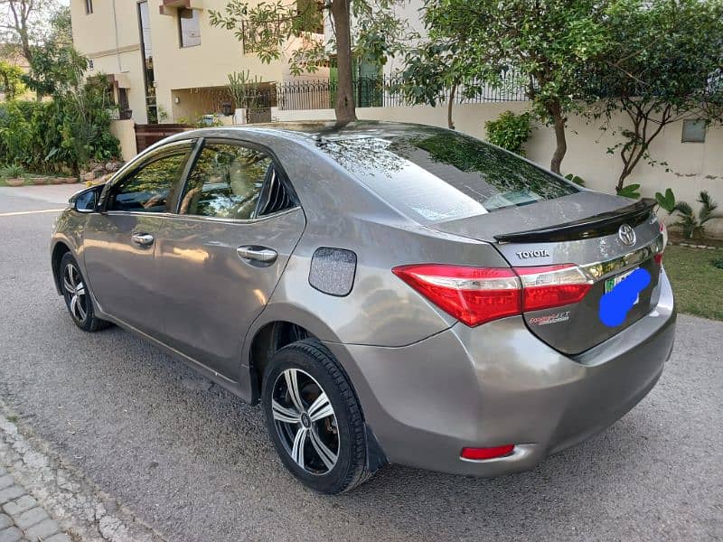 Toyota Corolla Altis 1.6  2015 1