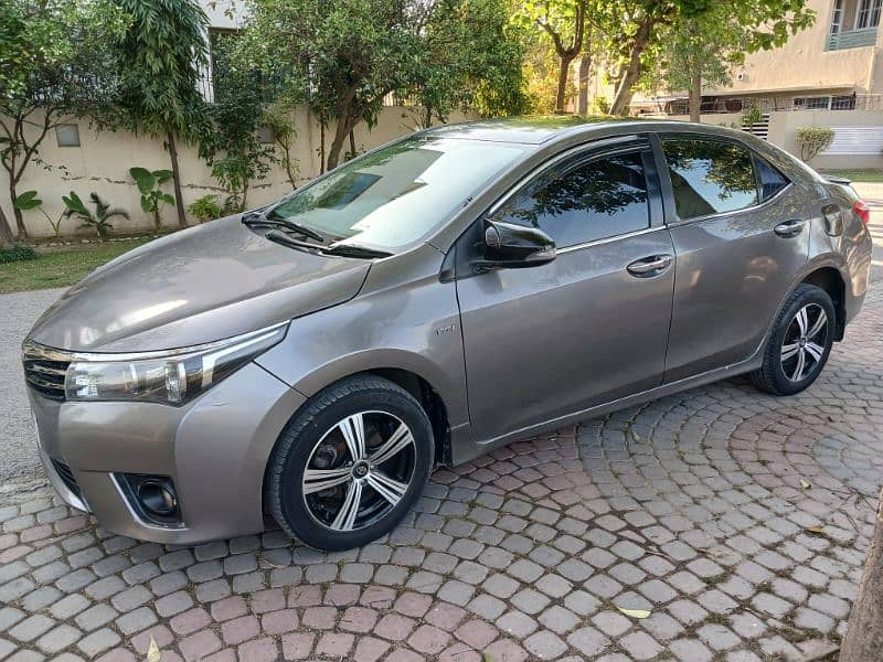 Toyota Corolla Altis 1.6  2015 6